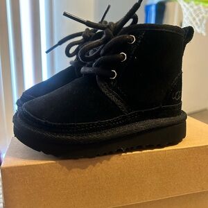 All black toddler size 6 Ugg Neumel II boots